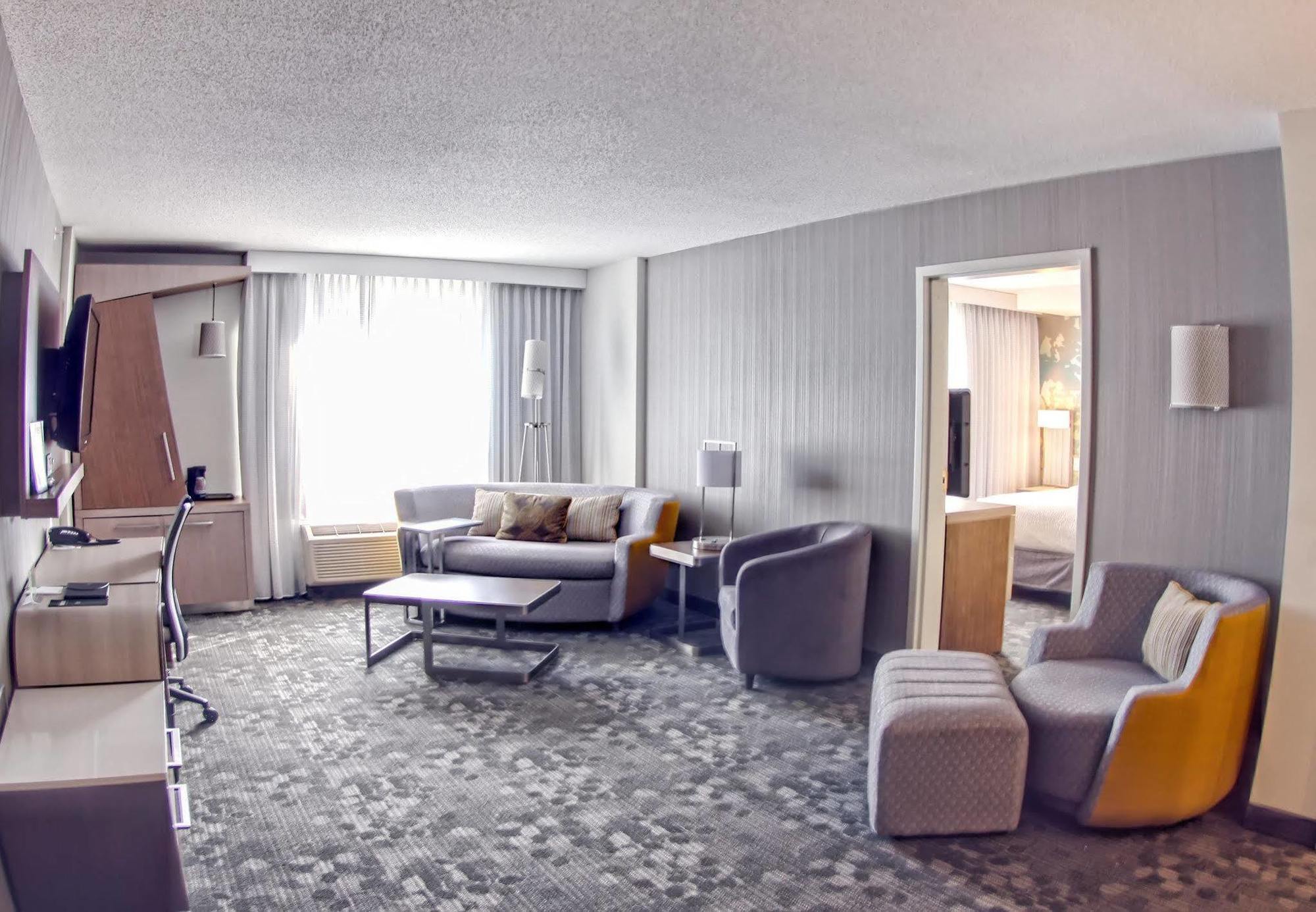Courtyard By Marriott Wilkes-Barre Arena Hotel Exterior photo